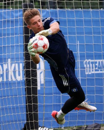 Regionalliga Nord Saison 2026-2027 Testspiel Hamburger SV II - Hobro IK Testspiel Hamburger SV II - Hobro IK auf dem Trainingsplatz am Volksparkstadion Hamburg Colin Poppelbaum (HSV II) *** Regionalliga Nord 2026–2027 Season Friendly Match: Hamburger SV II vs. Hobro IK Friendly Match: Hamburger SV II vs. Hobro IK at the training field at Volksparkstadion in Hamburg Colin Poppelbaum HSV II