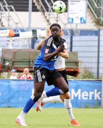 Regionalliga Nord Saison 2026-2027 Testspiel Hamburger SV II - Hobro IK Testspiel Hamburger SV II - Hobro IK auf dem Trainingsplatz am Volksparkstadion Hamburg Radin Amadou (HSV II) *** Regionalliga Nord 2026–2027 Season Friendly Match: Hamburger SV II vs. Hobro IK Friendly Match: Hamburger SV II vs. Hobro IK at the training field at Volksparkstadion, Hamburg; Radin Amadou, HSV II