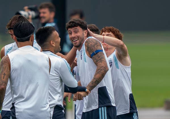 Spaß beim Training vor dem Finale. FIFA World Cup, WM, Weltmeisterschaft, Fussball 2026: Argentina Training 18 July 2026, Before FIFA World Cup 2026 Finale: Spanien v Argentinien (Final) at Columbia Park Training Facility in Morristown, New Jersey, USA. Photo: Marco Bader *** Fun at practice ahead of the 2026 FIFA World Cup Final: Argentina Practice, July 18, 2026, Before the 2026 FIFA World Cup Final between Spain and Argentina at Columbia Park Training Facility in Morristown, New Jersey, USA. Photo by Marco Bader Copyright: HMBxMedia xMarcoxBader