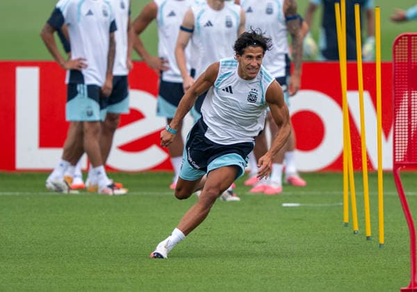 Lisandro Martinez (Argentina, 6) FIFA World Cup, WM, Weltmeisterschaft, Fussball 2026: Argentina Training 18 July 2026, Before FIFA World Cup 2026 Finale: Spanien v Argentinien (Final) at Columbia Park Training Facility in Morristown, New Jersey, USA. Photo: Marco Bader *** Lisandro Martinez, Argentina, 6th FIFA World Cup 2026 Argentina Training Session, July 18, 2026, Ahead of the FIFA World Cup 2026 Final between Spain and Argentina at the Columbia Park Training Facility in Morristown, New Jersey, USA. Photo by Marco Bader Copyright: HMBxMedia xMarcoxBader