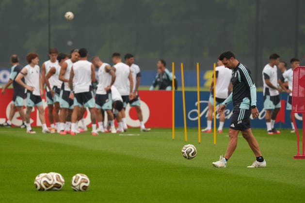 Argentina s head coach Lionel Scaloni leads a training session at Columbia Park Training Facility, in Morristown, New Jersey, USA, 18 July 2026. Argentina will face Spain in the FIFA World Cup, WM, Weltmeisterschaft, Fussball 2026 final soccer on 19 July. FIFA World Cup 2026 - Final - Spain vs Argentina !ACHTUNG: NUR REDAKTIONELLE NUTZUNG!  Copyright: xAngelxColmenaresx GRAF8745 0862015110st