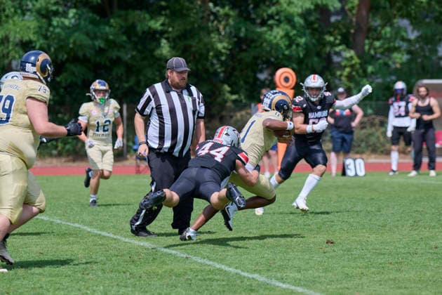 Playoffs, Junior Bowl, U20, GFLJ, Nürnberg Rams vs. Hamburg Huskies German Football League Juniors(GFLJ), U20, Nürnberg Rams vs. Hamburg Huskies Nürnberg Berthold-Brecht-Sportanlage Bayern Deutschland *** Playoffs, Junior Bowl, U20, GFLJ, Nuremberg Rams vs. Hamburg Huskies German Football League Juniors (GFLJ), U20, Nuremberg Rams vs. Hamburg Huskies Nuremberg Berthold Brecht Sports Complex Bavaria, Germany Copyright: x30nullvierxPhotographie,xGerhardxLehnerx