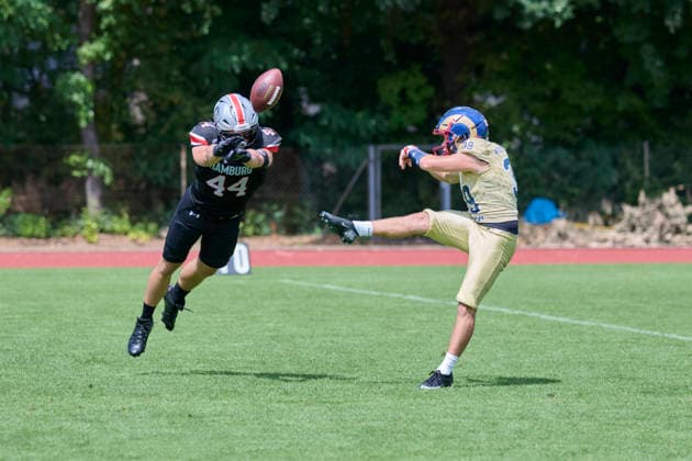 Playoffs, Junior Bowl, U20, GFLJ, Nürnberg Rams vs. Hamburg Huskies German Football League Juniors(GFLJ), U20, Nürnberg Rams vs. Hamburg Huskies Nürnberg Berthold-Brecht-Sportanlage Bayern Deutschland *** Playoffs, Junior Bowl, U20, GFLJ, Nuremberg Rams vs. Hamburg Huskies German Football League Juniors (GFLJ), U20, Nuremberg Rams vs. Hamburg Huskies Nuremberg Berthold Brecht Sports Complex Bavaria, Germany Copyright: x30nullvierxPhotographie,xGerhardxLehnerx