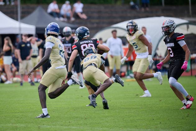 Playoffs, Junior Bowl, U20, GFLJ, Nürnberg Rams vs. Hamburg Huskies German Football League Juniors(GFLJ), U20, Nürnberg Rams vs. Hamburg Huskies Nürnberg Berthold-Brecht-Sportanlage Bayern Deutschland *** Playoffs, Junior Bowl, U20, GFLJ, Nuremberg Rams vs. Hamburg Huskies German Football League Juniors (GFLJ), U20, Nuremberg Rams vs. Hamburg Huskies Nuremberg Berthold Brecht Sports Complex Bavaria, Germany Copyright: x30nullvierxPhotographie,xGerhardxLehnerx