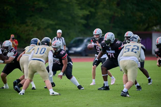 Playoffs, Junior Bowl, U20, GFLJ, Nürnberg Rams vs. Hamburg Huskies German Football League Juniors(GFLJ), U20, Nürnberg Rams vs. Hamburg Huskies Nürnberg Berthold-Brecht-Sportanlage Bayern Deutschland *** Playoffs, Junior Bowl, U20, GFLJ, Nuremberg Rams vs. Hamburg Huskies German Football League Juniors (GFLJ), U20, Nuremberg Rams vs. Hamburg Huskies Nuremberg Berthold Brecht Sports Complex Bavaria, Germany Copyright: x30nullvierxPhotographie,xGerhardxLehnerx
