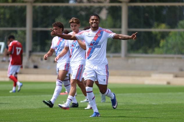 Pre Season Friendly - Crystal Palace v Swindon Town LONDON, ENGLAND, JULY 18: GOAL 4-1, Matheus Franca of Crystal Palace goal celebration after scoring a goal to put Crystal Palace 4-1 ahead during the Pre Season Friendly match between Crystal Palace FC v Swindon Town FC at Crystal Palace Training Ground, Beckenham, London, on 18 July. (Photo by Daniel Weir) London Crystal Palace Training Ground United Kingdom Copyright: xDanielxWeir SportsxPressxPhotox Sportspressphoto_SPR192613