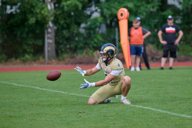 Playoffs, Junior Bowl, U20, GFLJ, Nürnberg Rams vs. Hamburg Huskies German Football League Juniors(GFLJ), U20, Nürnberg Rams vs. Hamburg Huskies Nürnberg Berthold-Brecht-Sportanlage Bayern Deutschland *** Playoffs, Junior Bowl, U20, GFLJ, Nuremberg Rams vs. Hamburg Huskies German Football League Juniors (GFLJ), U20, Nuremberg Rams vs. Hamburg Huskies Nuremberg Berthold Brecht Sports Complex Bavaria, Germany Copyright: x30nullvierxPhotographie,xGerhardxLehnerx