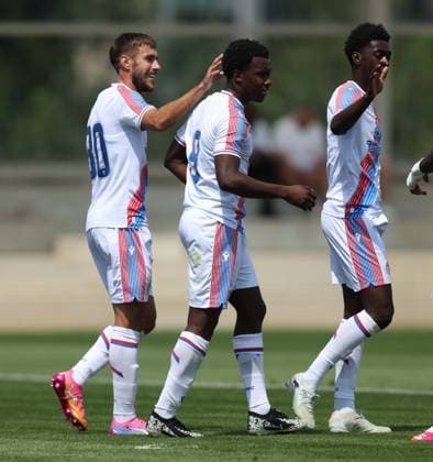 Pre Season Friendly - Crystal Palace v Swindon Town LONDON, ENGLAND, JULY 18: GOAL 1-0, Eddie Nketiah of Crystal Palace goal celebration with Oscar Mingueza of Crystal Palace after scoring a goal to put Crystal Palace 1-0 ahead during the Pre Season Friendly match between Crystal Palace FC v Swindon Town FC at Crystal Palace Training Ground, Beckenham, London, on 18 July. (Photo by Daniel Weir) London Crystal Palace Training Ground United Kingdom Copyright: xDanielxWeir SportsxPressxPhotox Sportspressphoto_SPR192627