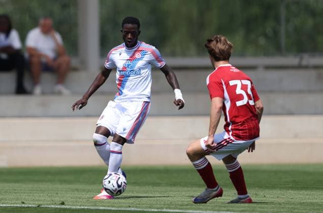 Pre Season Friendly - Crystal Palace v Swindon Town LONDON, ENGLAND, JULY 18: Romain Esse of Crystal Palace on the ball during the Pre Season Friendly match between Crystal Palace FC v Swindon Town FC at Crystal Palace Training Ground, Beckenham, London, on 18 July. (Photo by Daniel Weir) London Crystal Palace Training Ground United Kingdom Copyright: xDanielxWeir SportsxPressxPhotox Sportspressphoto_SPR192633