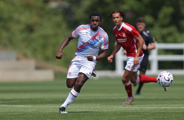 Pre Season Friendly - Crystal Palace v Swindon Town LONDON, ENGLAND, JULY 18: Eddie Nketiah of Crystal Palace on the ball during the Pre Season Friendly match between Crystal Palace FC v Swindon Town FC at Crystal Palace Training Ground, Beckenham, London, on 18 July. (Photo by Daniel Weir) London Crystal Palace Training Ground United Kingdom Copyright: xDanielxWeir SportsxPressxPhotox Sportspressphoto_SPR192635