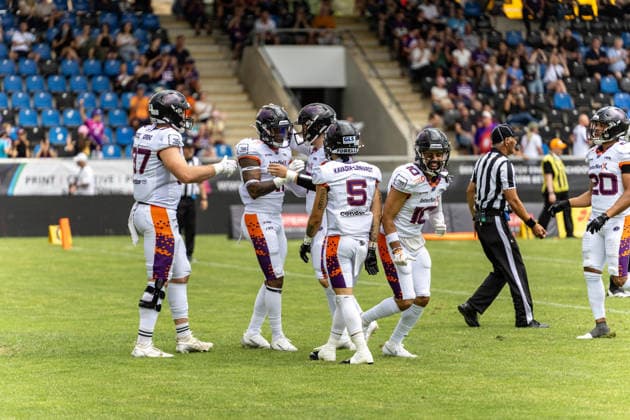 18.07.2026, xdaymx, American Football EFA European Football Alliance, Frankfurt Galaxy - Raiders Tirol, jubel der Mannschaft nach dem Touchdown von Normen Schumm (Frankfurt Galaxy) Frankfurt am Main *** July 18, 2026, xdaymx, American Football EFA European Football Alliance, Frankfurt Galaxy vs. Raiders Tirol, the team celebrating after Normen Schumm s touchdown, Frankfurt Galaxy, Frankfurt am Main