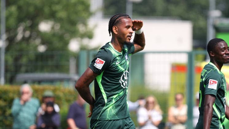 VfL vs Verl, Testspiel Wolfsburg, 18.07.2026, Fußball, Herren, Saison 2026 2027, 2. BL, VfL Wolfsburg vs SC Verl, Testspiel, Cleiton Santana dos Santos (VfL Wolfsburg) Torjubel zum 2:0 Niedersachsen Deutschland *** VfL vs. Verl, Friendly Match in Wolfsburg, July 18, 2026, Soccer, Men s, 2026–2027 Season, 2. Bundesliga, VfL Wolfsburg vs. SC Verl, Friendly Match, Cleiton Santana dos Santos of VfL Wolfsburg celebrates a goal in the 2–0 win, Lower Saxony, Germany