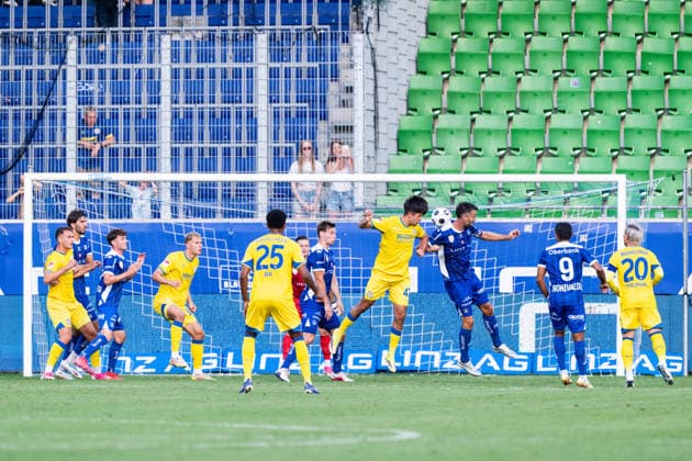 SOCCER - Linz vs Braunschweig, test match LINZ,AUSTRIA,18.JUL.26 - SOCCER - ADMIRAL 2. Liga, 2. DFL, 2. Deutsche Bundesliga, FC Blau Weiss Linz vs Eintracht Braunschweig, test match. Image shows both teams.  GEPAxpictures xJulioxArellano