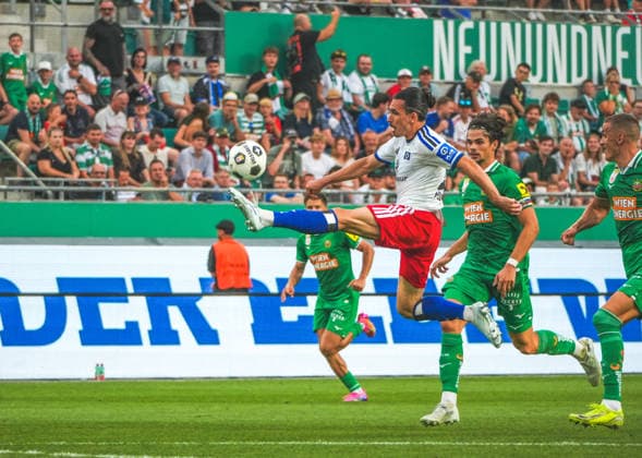 Fussball Österreich - 18.07.2026 - Internationales Testspiel - SK Rapid Wien vs. Hamburger SV (HSV) - Allianz Stadion - Weststadion (Wien Hütteldorf, Österreich): Yussuf Poulsen (Hamburger SV) *** Soccer Austria July 18, 2026 International Friendly SK Rapid Vienna vs. Hamburger SV (HSV) Allianz Stadium (Weststadion), Vienna-Hütteldorf, Austria Yussuf Poulsen, Hamburger SV Copyright: xLukasxBierederx
