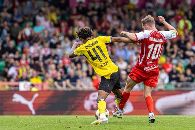 Testspiel: Rot-Weiß Oberhausen - Borussia Dortmund; 18.07.2026 Mathis Albert (Borussia Dortmund, 41), Luca Vincent Schlax (SC Rot-Weiß Oberhausen, 10) Testspiel: Rot-Weiß Oberhausen - Borussia Dortmund; Stadion Niederrhein, Oberhausen; 18.07.2026 *** Friendly Match: Rot-Weiß Oberhausen vs. Borussia Dortmund, July 18, 2026; Mathis Albert (Borussia Dortmund, 41), Luca Vincent Schlax (SC Rot-Weiß Oberhausen, 10); Friendly Match: Rot-Weiß Oberhausen vs. Borussia Dortmund, Niederrhein Stadium, Oberhausen, July 18, 2026 Copyright: xBEAUTIFULxSPORTS Buriakovx