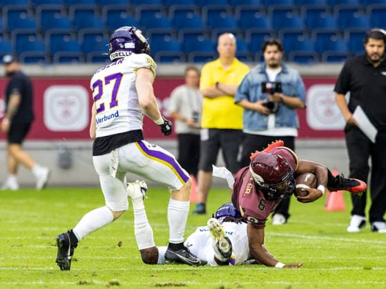 27 Nikolaus Huszar (Cornerback) Vienna Vikings to late for a tackle at 6 Kaylon Geiger (Wide Receiver) Rhein Fire Rhein Fire vs Vienna Vikings, American Football, American Football League Europe, Week 9, 2026, 18.07.2026, Duisburg Schauinsland-Reisen-Arena Germany Copyright: xFootxBowl ChristopherxMettkenx