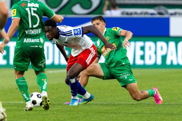 SOCCER - Rapid vs HSV, test match VIENNA,AUSTRIA,18.JUL.26 - SOCCER - ADMIRAL Bundesliga, 1. DFL, 1. Deutsche Bundesliga, SK Rapid Wien vs Hamburger SV, test match. Image shows Shafiq Nandja (HSV) and Jonas Auer (Rapid).  GEPAxpictures xPhilippxBrem