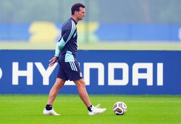 Argentina s training session ahead of 2026 World Cup Final MORRISTOWN, UNITED STATES - JULY 18: Argentina head coach Lionel Scaloni leads a training session ahead of the FIFA World Cup, WM, Weltmeisterschaft, Fussball 2026 final against Spain in Morristown, New Jersey, United States, on July 18, 2026. Evrim Aydin Anadolu Morristown United States. Editorial use only. Please get in touch for any other usage.  Copyright: x2026xAnadoluxEvrimxAydinx