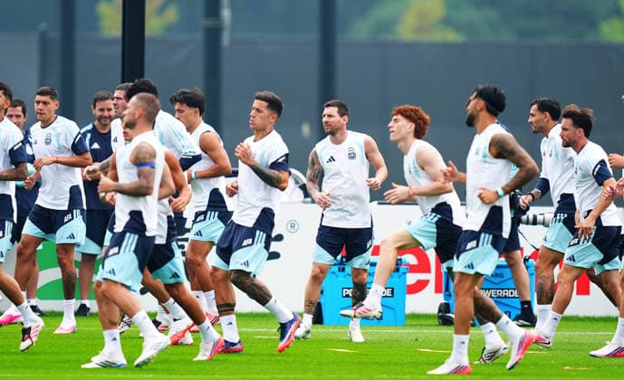 Argentina s training session ahead of 2026 World Cup Final MORRISTOWN, UNITED STATES - JULY 18: Argentina s Lionel Messi (C) takes part in a training session ahead of the FIFA World Cup, WM, Weltmeisterschaft, Fussball 2026 final against Spain in Morristown, New Jersey, United States, on July 18, 2026.??????? Evrim Aydin Anadolu Morristown United States. Editorial use only. Please get in touch for any other usage.  Copyright: x2026xAnadoluxEvrimxAydinx