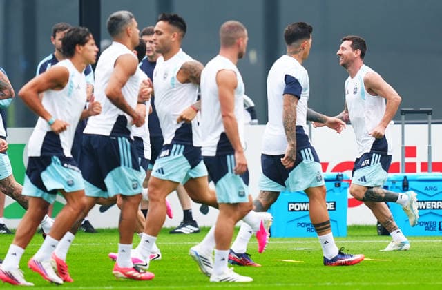 Argentina s training session ahead of 2026 World Cup Final MORRISTOWN, UNITED STATES - JULY 18: Argentina s Lionel Messi (R) takes part in a training session ahead of the FIFA World Cup, WM, Weltmeisterschaft, Fussball 2026 final against Spain in Morristown, New Jersey, United States, on July 18, 2026.??????? Evrim Aydin Anadolu Morristown United States. Editorial use only. Please get in touch for any other usage.  Copyright: x2026xAnadoluxEvrimxAydinx