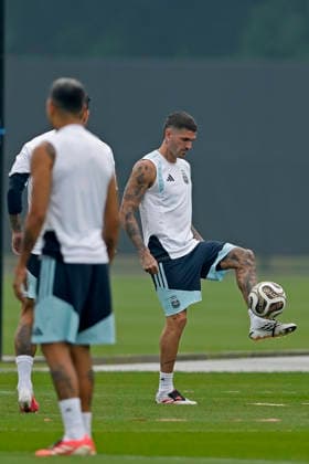 RECORD DATE NOT STATED 18th July 2026; Columbia Park Training Facility, Morristown, New Jersey, United States of America; FIFA World Cup, WM, Weltmeisterschaft, Fussball Football, Argentina Training Session; Rodrigo De Paul of Argentina controls the ball HeulerxAndrey DiaEsportivo