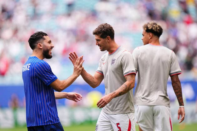 France v England: Bronze Medal Match - FIFA World Cup, WM, Weltmeisterschaft, Fussball 2026 Rayan Cherki of France shakes hands with John Stones of England during the FIFA World Cup 2026 Bronze Medal Match match between France and England at Miami Stadium on July 18, 2026 in Miami Gardens, United States. Miami Gardens FL United States  Copyright: xJosexBretonx originalFilename:bretonhernandez-franceve260718_npZmH.jpg