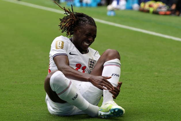 FIFA World Cup, WM, Weltmeisterschaft, Fussball 2026 3rd place playoff - France vs England Eberechi Eze of England reacts on the ground during the FIFA World Cup 2026 3rd place playoff match France against England, in Miami, Florida, USA, 18 July 2026. MIAMI United States  Copyright: xCRISTOBALxHERRERA-ULASHKEVICHx