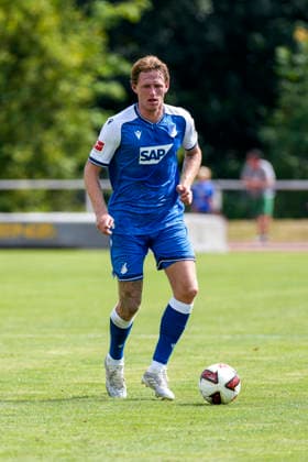 Wouter Burger (Hoffenheim, 18), am Ball, Freisteller, Ganzkörper, Einzelbild, Einzelfoto, Aktion, Action, 18.07.2026, Bad Friedrichshall (Deutschland), Fussball, Testspiel, TSG 1899 Hoffenheim - SGV Heilbronn-Freiberg, DFB DFL REGULATIONS PROHIBIT ANY USE OF PHOTOGRAPHS AS IMAGE SEQUENCES AND OR QUASI-VIDEO. *** Wouter Burger Hoffenheim, 18, on the ball, isolated figure, full-body shot, single frame, single photo, action, 18 07 2026, Bad Friedrichshall, Germany, soccer, exhibition match, TSG 1899 Hoffenheim vs. SGV Heilbronn Freiberg, DFB and DFL regulations prohibit any use of photographs as image sequences and or quasi-video xozx