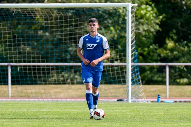 Albian Hajdari (Hoffenheim, 21), am Ball, Freisteller, Ganzkörper, Einzelbild, Einzelfoto, Aktion, Action, 18.07.2026, Bad Friedrichshall (Deutschland), Fussball, Testspiel, TSG 1899 Hoffenheim - SGV Heilbronn-Freiberg, DFB DFL REGULATIONS PROHIBIT ANY USE OF PHOTOGRAPHS AS IMAGE SEQUENCES AND OR QUASI-VIDEO. *** Albian Hajdari (Hoffenheim), 21, on the ball, isolated figure, full-body shot, single frame, single photo, action, July 18, 2026, Bad Friedrichshall, Germany, soccer, exhibition match, TSG 1899 Hoffenheim vs. SGV Heilbronn Freiberg, DFB and DFL regulations prohibit any use of photographs as image sequences and or quasi-video xozx
