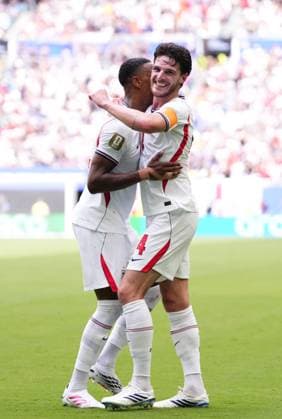 France v England - 2026 FIFA World Cup, WM, Weltmeisterschaft, Fussball - Bronze Final MIAMI GARDENS, FLORIDA - JULY 18: Ezri Konsa of England celebrates after scoring his team s second goal with teammate Declan Rice of England during the 2026 FIFA World Cup bronze-final match between France and England at Miami Stadium in Miami Gardens, Florida, United States, on July 18, 2026. Jose Hernandez Anadolu Florida United States. Editorial use only. Please get in touch for any other usage.  Copyright: x2026xAnadoluxJosexHernandezx
