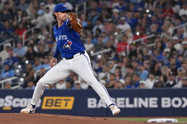 July 18, 2026, Toronto, On, Canada: Toronto Blue Jays starting pitcher Shane Bieber (57) throws to a Chicago White Sox batter during first inning MLB, Baseball Herren, USA baseball action in Toronto, Saturday, July 18, 2026. Canada News - July 18, 2026  - ZUMAc35_ 20260718_zaf_c35_035 Copyright: xJonxBlackerx