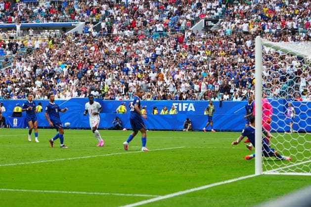 Bukayo Saka of England scores a goal to make it 0-3 France v England, 2026 FIFA World Cup, WM, Weltmeisterschaft, Fussball 3rd Place Final, Football, Miami Stadium, Miami, Florida, USA - 18 Jul 2026Miami Miami Stadium Florida (FL) United States of America  Copyright: xJavierxGarcia Shutterstockx 16995468aw