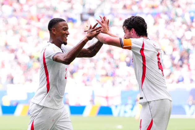 France v England: Bronze Medal Match - FIFA World Cup, WM, Weltmeisterschaft, Fussball 2026 Ezri Konsa of England celebrates after scoring his team s second goal with teammate Declan Rice of England during the FIFA World Cup 2026 Bronze Medal Match match between France and England at Miami Stadium on July 18, 2026 in Miami Gardens, United States. Miami Gardens FL United States  Copyright: xJosexBretonx originalFilename:bretonhernandez-franceve260718_np1Tl.jpg