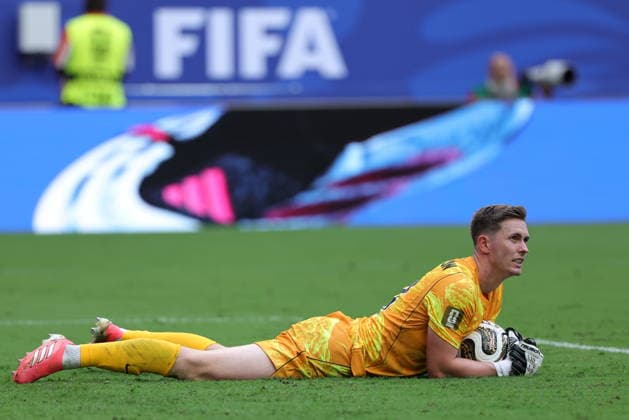FIFA World Cup, WM, Weltmeisterschaft, Fussball 2026 3rd place playoff - France vs England Goalkeeper Dean Henderson of England makes a save during the FIFA World Cup 2026 3rd place playoff match France against England, in Miami, Florida, USA, 18 July 2026. MIAMI United States  Copyright: xCRISTOBALxHERRERA-ULASHKEVICHx