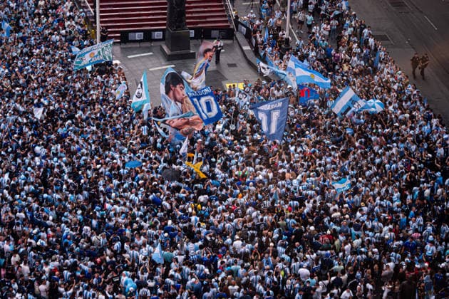 Argentina fans take over Times Square ahead of World Cup Final NEW YORK, NEW YORK - JULY 18: Thousands of Argentina supporters gather in Times Square in New York City ahead of the 2026 FIFA World Cup, WM, Weltmeisterschaft, Fussball final between Argentina and Spain on July 18, 2026. The championship match is scheduled to be played at New York New Jersey Stadium on July 19, with fans filling the iconic square to celebrate and support the reigning champions before kickoff. Lokman Vural Elibol Anadolu New York United States. Editorial use only. Please get in touch for any other usage.  Copyright: x2026xAnadoluxLokmanxVuralxElibolx
