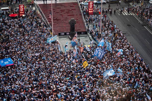 Argentina fans take over Times Square ahead of World Cup Final NEW YORK, NEW YORK - JULY 18: Thousands of Argentina supporters gather in Times Square in New York City ahead of the 2026 FIFA World Cup, WM, Weltmeisterschaft, Fussball final between Argentina and Spain on July 18, 2026. The championship match is scheduled to be played at New York New Jersey Stadium on July 19, with fans filling the iconic square to celebrate and support the reigning champions before kickoff. Lokman Vural Elibol Anadolu New York United States. Editorial use only. Please get in touch for any other usage.  Copyright: x2026xAnadoluxLokmanxVuralxElibolx