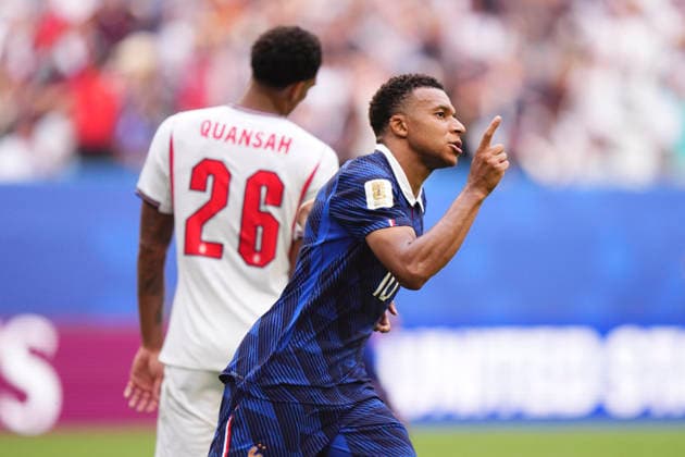 France v England: Bronze Medal Match - FIFA World Cup, WM, Weltmeisterschaft, Fussball 2026 Kylian Mbappe of France celebrates after scoring his team s third goal during the FIFA World Cup 2026 Bronze Medal Match match between France and England at Miami Stadium on July 18, 2026 in Miami Gardens, United States. Miami Gardens FL United States  Copyright: xJosexBretonx originalFilename:bretonhernandez-franceve260718_nppPw.jpg