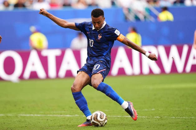 France v England: Bronze Medal Match - FIFA World Cup, WM, Weltmeisterschaft, Fussball 2026 Kylian Mbappe of France shoots to score his team s third goal during the FIFA World Cup 2026 Bronze Medal Match match between France and England at Miami Stadium on July 18, 2026 in Miami Gardens, United States. Miami Gardens FL United States  Copyright: xJosexBretonx originalFilename:bretonhernandez-franceve260718_npjNt.jpg