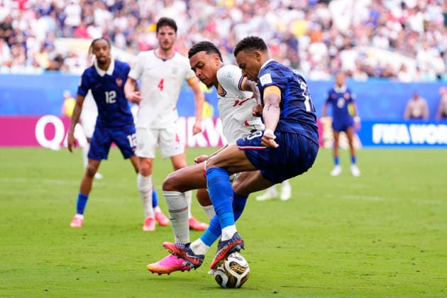 July 18, 2026, Miami Gardens, Florida, United States: Kylian Mbappe of France and Morgan Rogers of England compete for the ball during the FIFA World Cup, WM, Weltmeisterschaft, Fussball 2026 Bronze Medal Match match between France and England at Miami Stadium on July 18, 2026 in Miami Gardens, United States. Miami Gardens United States - ZUMAa181 20260718_zaa_a181_103 Copyright: xJosexBretonx