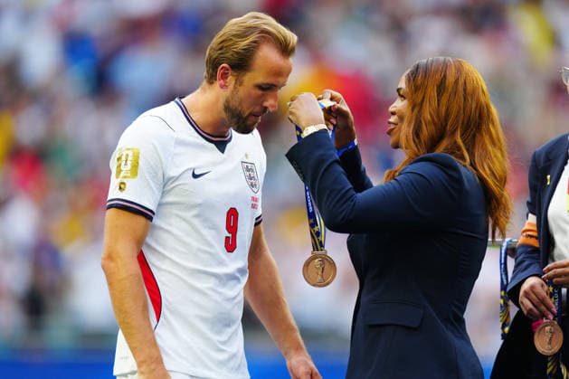 Jude Bellingham of England receives a medal for third place France v England, 2026 FIFA World Cup, WM, Weltmeisterschaft, Fussball 3rd Place Final, Football, Miami Stadium, Miami, Florida, USA - 18 Jul 2026Miami Miami Stadium Florida (FL) United States of America  Copyright: xJavierxGarcia Shutterstockx 16995468ds