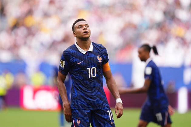 France v England: Bronze Medal Match - FIFA World Cup, WM, Weltmeisterschaft, Fussball 2026 Kylian Mbappe of France reacts during the FIFA World Cup 2026 Bronze Medal Match match between France and England at Miami Stadium on July 18, 2026 in Miami Gardens, United States. Miami Gardens FL United States  Copyright: xJosexBretonx originalFilename:bretonhernandez-franceve260718_npZaG.jpg