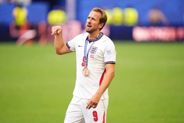France v England: Bronze Medal Match - FIFA World Cup, WM, Weltmeisterschaft, Fussball 2026 Harry Kane of England looks on wearing the third place medal during the FIFA World Cup 2026 Bronze Medal Match match between France and England at Miami Stadium on July 18, 2026 in Miami Gardens, United States. Miami Gardens FL United States  Copyright: xJosexBretonx originalFilename:bretonhernandez-franceve260718_npd0e.jpg