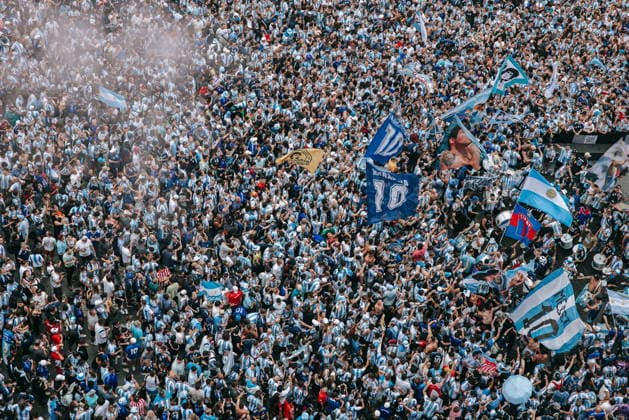 Argentinian soccer fans take over Times Square Argentinian soccer fans take over Times Square ahead of the World Cup final game, in New York, New York, USA, 18 July 2026. NEW YORK New York United States  Copyright: xOLGAxFEDOROVAx