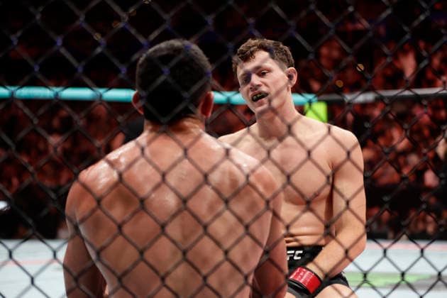 July 18, 2026, Oklahoma City, Oklahoma, United States: CHASE HOOPER and MITCH RAMIREZ fight in their 3-round Lightweight bout at UFC Fight Night OKC at the Paycom Center in Oklahoma City, OK. Oklahoma City United States - ZUMAs346 20260718_zsp_s346_054 Copyright: xAlejandroxSalazarx