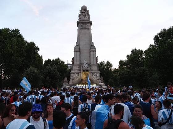 July 18, 2026, Madrid, Madrid, Spain: MADRID, SPAIN - JULY 18: Ahead of the FIFA World Cup, WM, Weltmeisterschaft, Fussball 2026 final match, Argentine fans in Spain gathered at Plaza de EspaoÃ‚a in Madrid for the traditional banderazo rally to support their national team, Nationalteam Madrid Spain  - ZUMAh199 20260718_zip_h199_003 Copyright: xAaronxHerediax Argentine Banderazo In Madrid  - ZUMA0862 0862023818st Copyright: xIMAGO AaronxHerediax