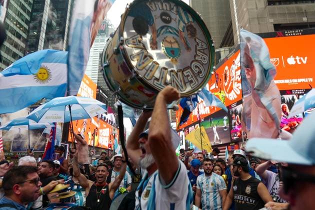 New York, NY- July 18: Argentina National Football Team Fans Gather and Celebrate World Cup Game in Times Square New York City for World Cup Final on July 18, 2026 Credit: Camara Porter Argentina National Football Team Fans In NYC  - ZUMAa123 0862052842st Copyright: xAdMediax