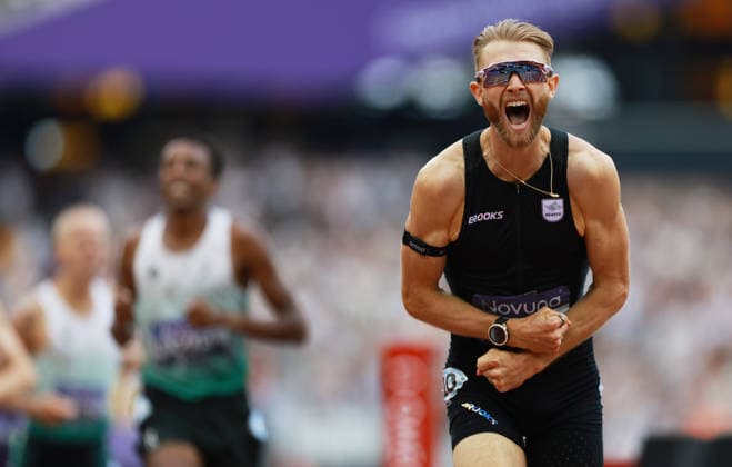Josh Kerr of Great Britain wins the Mens 1 mile to set a new World record with a time of 3:42.66. The London Athletics Meet, Wanda Diamond League, London Stadium, London, UK - 18 Jul 2026London London Stadium United Kingdom  Copyright: xJamesxMarsh Shutterstockx 16996766cx