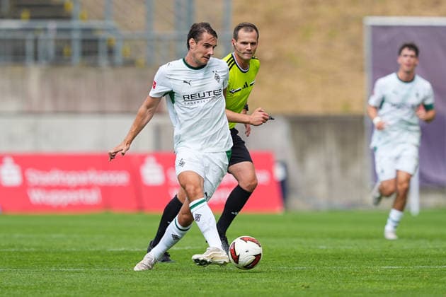 18.07.2026, xydrx, Fußball, Testspiel, Wuppertaler SV - Borussia Mönchengladbach, Saison 2026 2027, Stadion am Zoo: Florian Neuhaus (Borussia Moenchengladbach, 10) DFB regulations prohibit any use of photographs as image sequences and or quasi-video. *** July 18, 2026, xydrx, soccer, exhibition match, Wuppertaler SV vs. Borussia Mönchengladbach, 2026–2027 season, Stadion am Zoo, Florian Neuhaus, Borussia Mönchengladbach, 10. DFB regulations prohibit any use of photographs as image sequences and or quasi-video Copyright: HMBxMedia YannisxDreimann