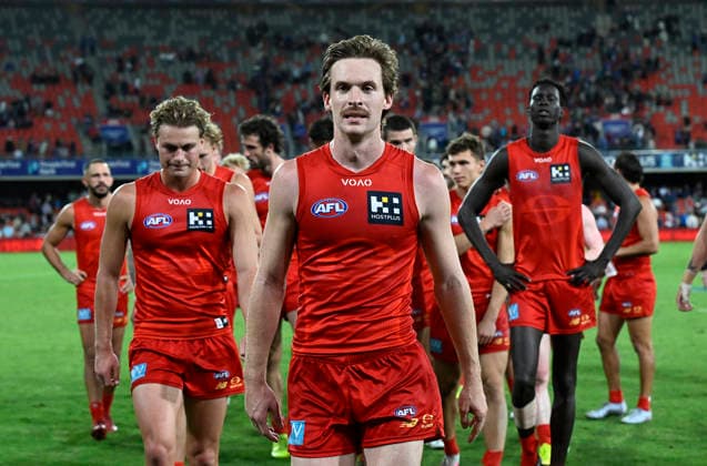 Sport Bilder des Tages AFL SUNS BULLDOGS, Suns captain Noah Anderson leads the team from the field following the AFL Round 19 match between Gold Coast Suns and Western Bulldogs at People First Stadium on the Gold Coast, Sunday, July 19, 2026. ( NO ARCHIVING, EDITORIAL USE ONLY GOLD COAST QUEENSLAND AUSTRALIA  Copyright: xDAVExHUNTx 20260719144494754780