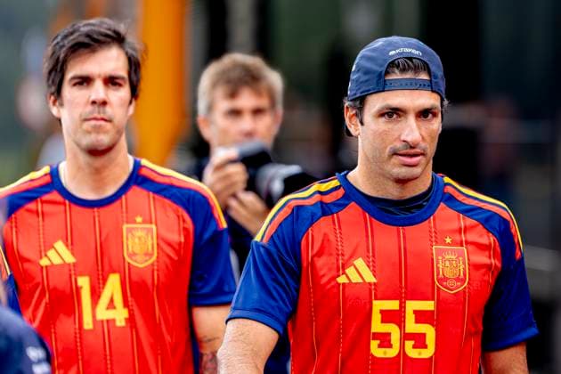 SPA - Formula 1 driver Carlos Sainz of Atlassian Williams F1 Team wearing a special Spain shirt during the Formula 1 Belgium at Spa Francorchamps on July 19, 2026 in Spa, Belgium. (Photo by DeFodi Images) - *** SPA Formula 1 driver Carlos Sainz of the Atlassian Williams F1 Team wearing a special Spain jersey during the Formula 1 Belgian Grand Prix at Spa-Francorchamps on July 19, 2026, in Spa, Belgium. Photo by DeFodi Images